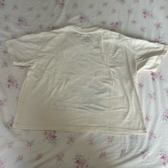 🍂YALE graphic crop t shirt 🍂 - Picture 2 of 3